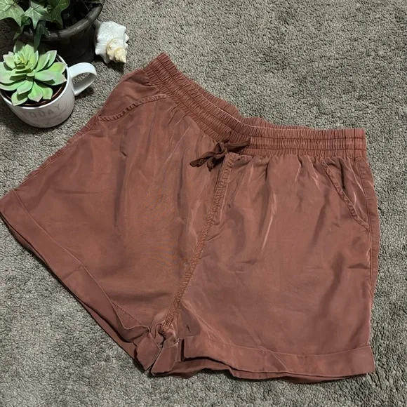 Universal Thread Lyocell Pull On Shorts-Sz M-Rusty Brick Color-Pockets-EUC - Picture 2 of 13